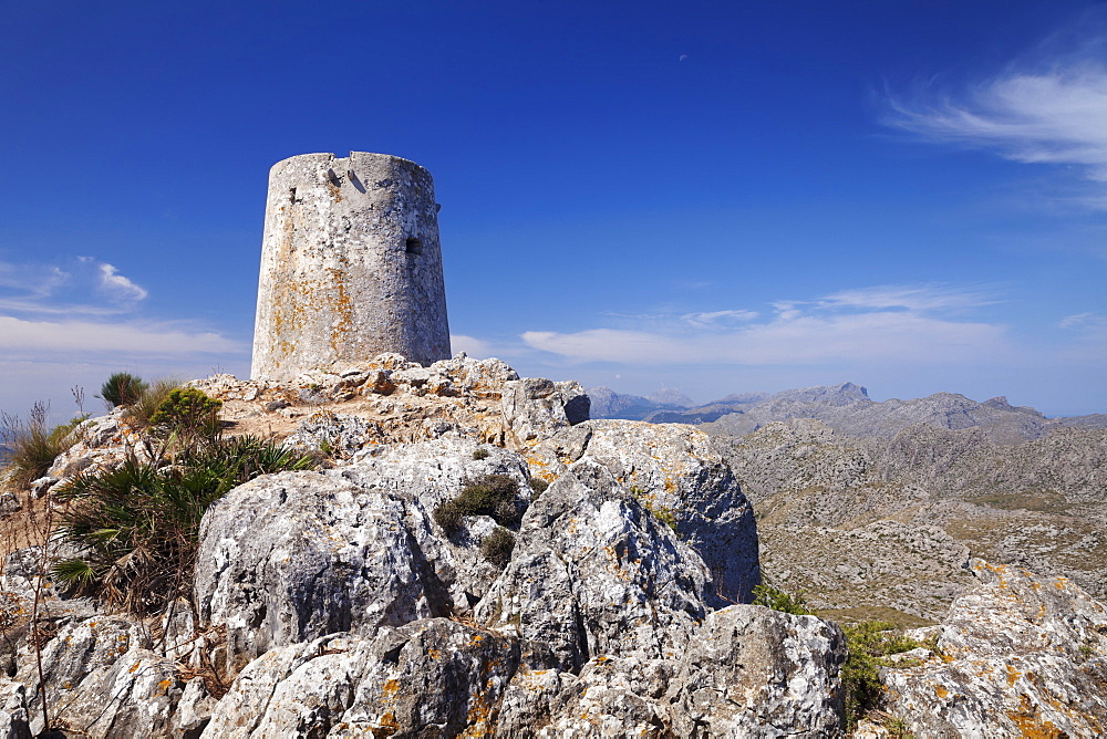 Talaia d'Albercuix watchtower, Cap de Formentor, near Port de Pollenca, Majorca (Mallorca), Balearic Islands, Spain, Mediterranean, Europe