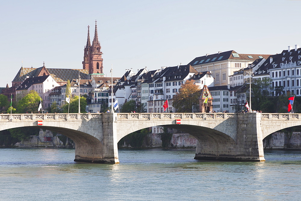 Mittlere Rheinbrucke Bridge and Cathedral, Grossbasel, Basel, Canton Basel Stadt, Switzerland, Europe