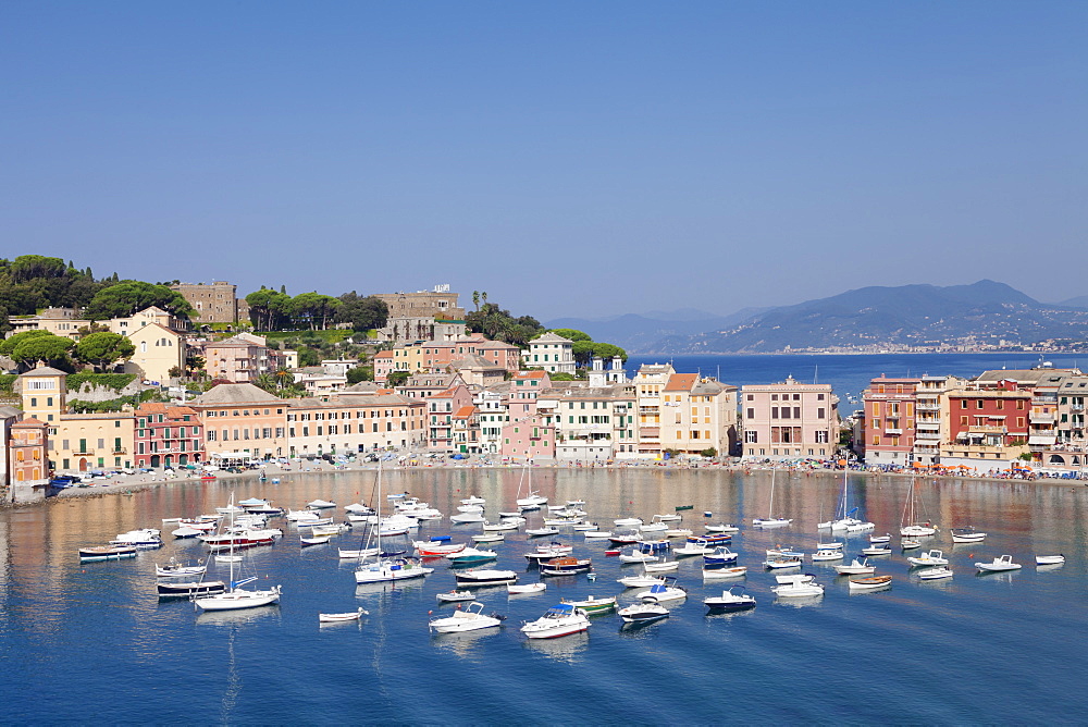 Baia del Silenzio Bay, old town, Chiesa di San Nicolo Church, Grand Hotel Sestri Levante, Province of Genoa, Riviera di Levante, Liguria, Italy, Europe