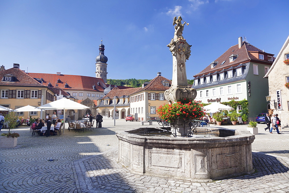 Rokoko fountain on market square, view to the castle, Weikersheim, Hohenlohe Region, Taubertal Valley, Romantische Strasse (Romantic Road), Baden Wurttemberg, Germany, Europe