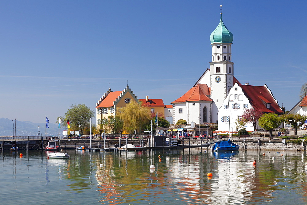 St.. Georg Church and Castle, Peninsula of Wasserburg, Lake Constance, Schwaben, Bavaria, Germany, Europe 