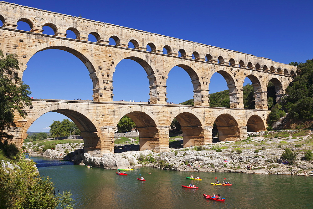 Pont du Gard, Roman aqueduct, UNESCO World Heritage Site, River Gard, Languedoc-Roussillon, southern France, France, Europe