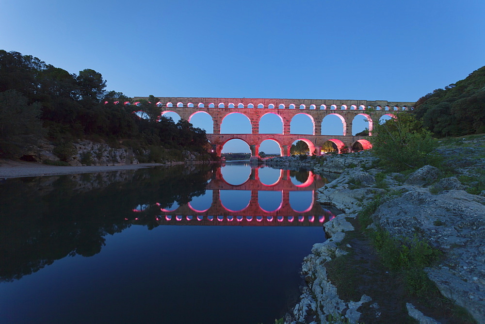 Pont du Gard, Roman aqueduct, UNESCO World Heritage Site, River Gard, Languedoc-Roussillon, southern France, France, Europe