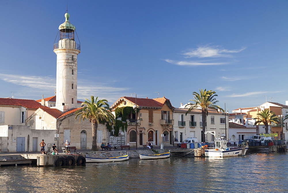 Lighthouse at the port, Petit Camargue, Le-Grau-du-Roi, Department Gard, Languedoc-Roussillon, southern France, France, Europe