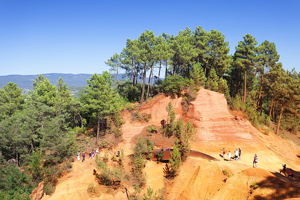 Les Sentiers des Ocres, Ochre Rocks, Nature Trail, Roussillon, Vaucluse, Provence-Alpes-Cote d'Azur, France, Europe