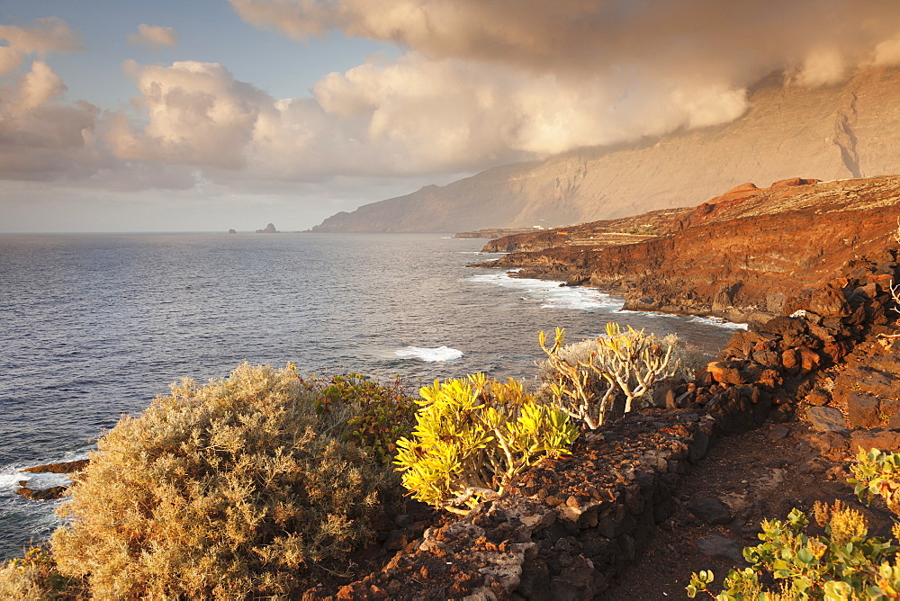 Coast near Los Llanillos at sunset, El Golfo Valley, UNESCO biosphere reserve, El Hierro, Canary Islands, Spain, Atlantic, Europe