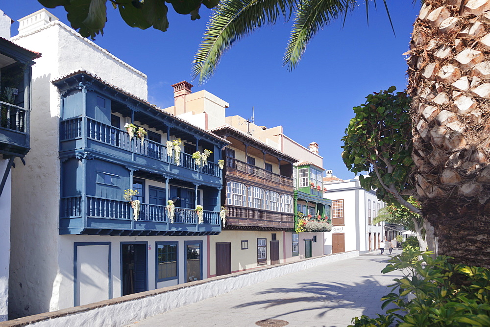 Los Balcones, traditional houses with wooden balconies in the Avenida Maritima, Santa Cruz de la Palma, La Palma, Canary Islands, Spain, Europe