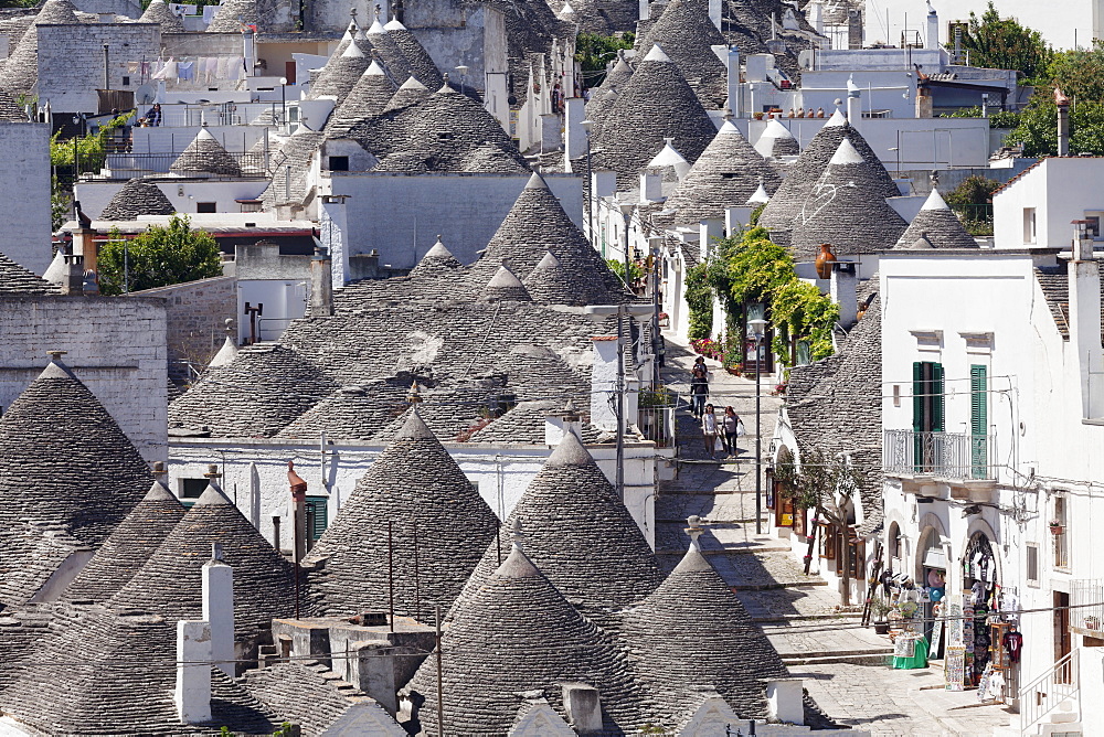 Trulli, traditional houses, Rione Monti area, Alberobello, UNESCO World Heritage Site, Valle d'Itria, Bari district, Puglia, Italy, Europe