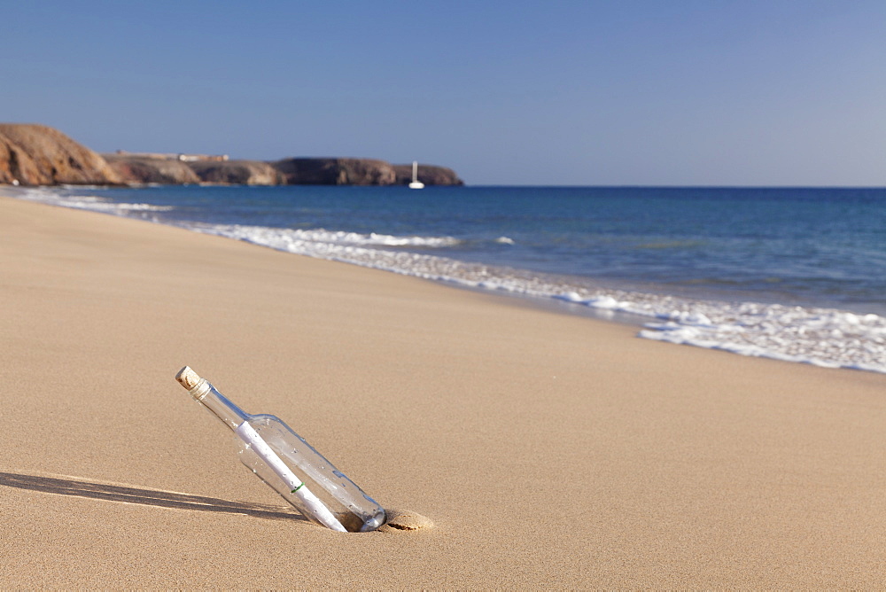 Message in a bottle, Playa Papagayo beach, near Playa Blanca, Lanzarote, Canary Islands, Spain, Atlantic, Europe