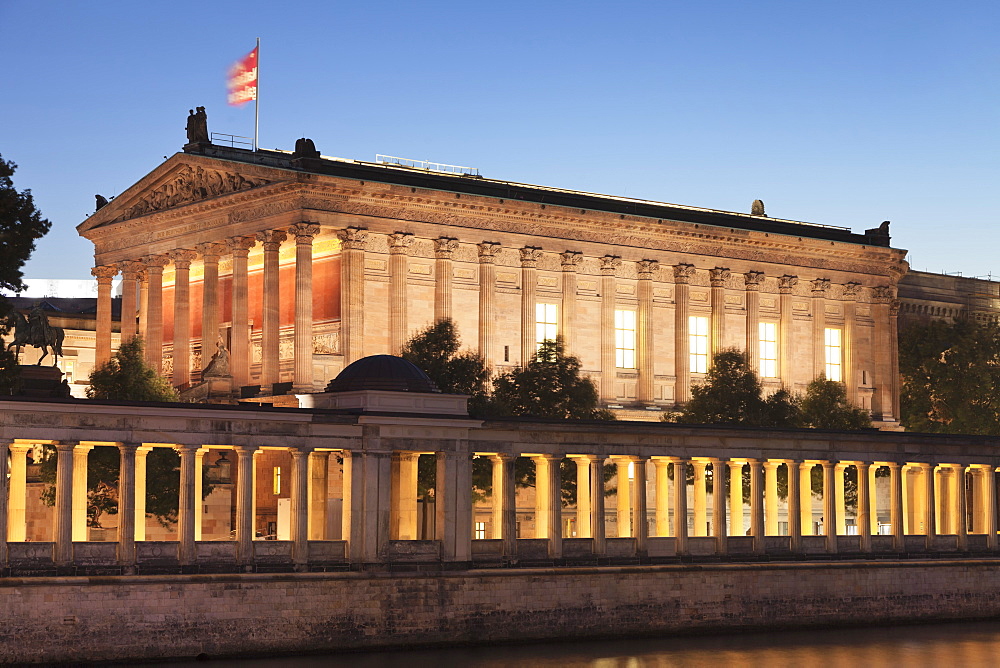 Alte Nationalgalerie (Old National Gallery), Colonnades, Museum Island, UNESCO World Heritage Site, Mitte, Berlin, Germany, Europe