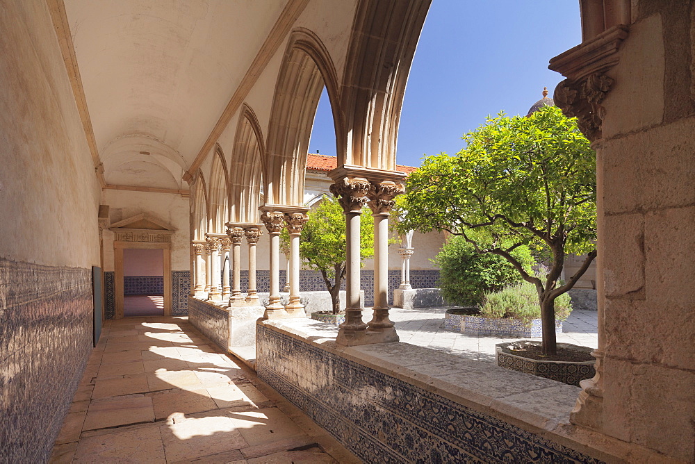 Claustro do Cemiterio cloister, Convento de Cristi (Convent of Christ) Monastery, UNESCO World Heritage Site, Tomar, Portugal, Europe