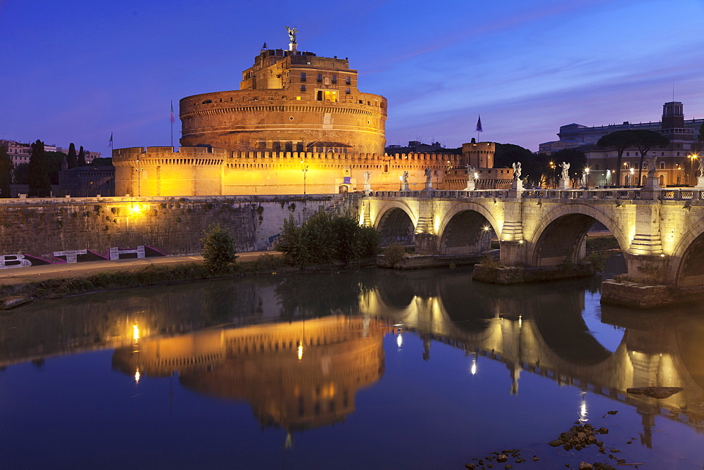 Mausoleum of Hadrian, Castel Sant'Angelo, Ponte Sant'Angelo Bridge, UNESCO World Heritage Site, Tiber River, Rome, Lazio, Italy, Europe