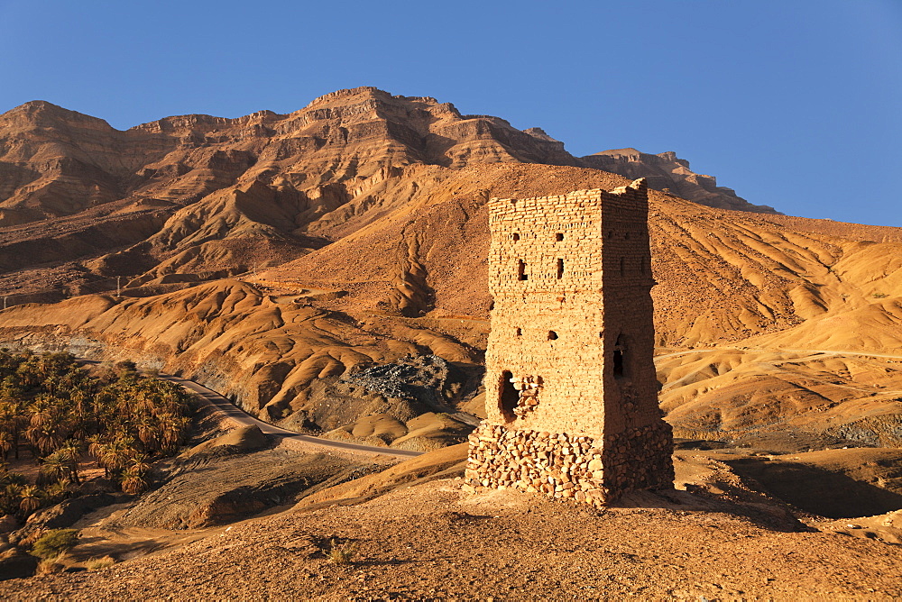 Tower, Draa Valley, Djebel Kissane Mountain, Morocco, North Africa, Africa