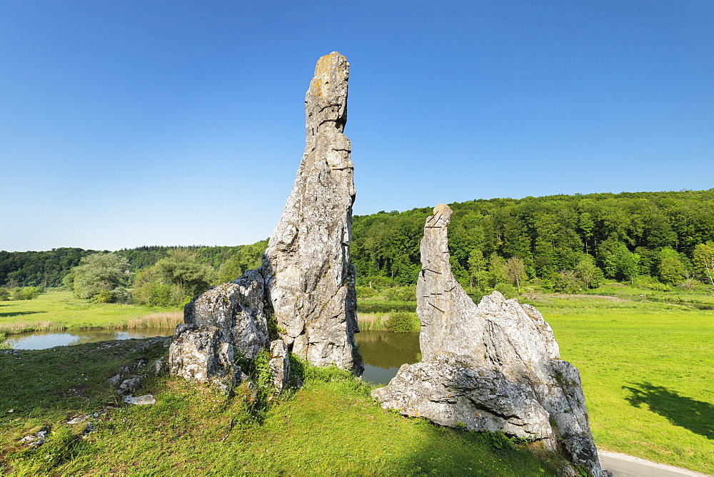 Steinerne Jungfrauen rock formation, Eselsburger Tal Valley, Herbrechtingen, Swabian Jura, Baden-Wurttemberg, Germany, Europe