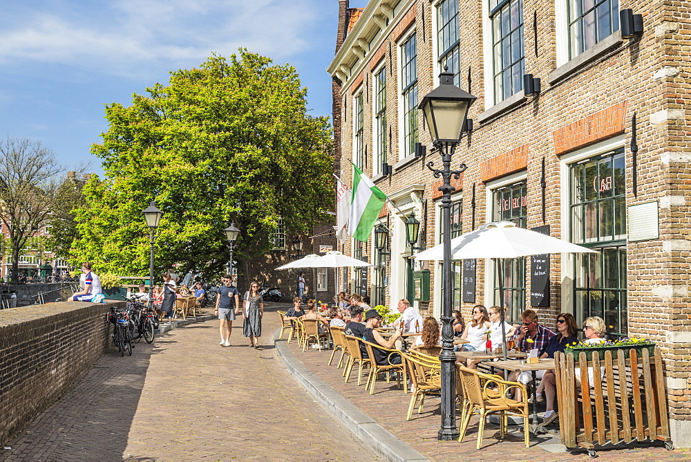 Street cafe, district of Delfshaven, Rotterdam, South Holland, Netherlands, Europe