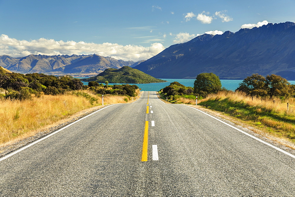 Road to Glenorchy, Lake Wakatipu, Queenstown, Otago, South Island, New Zealand, Pacific