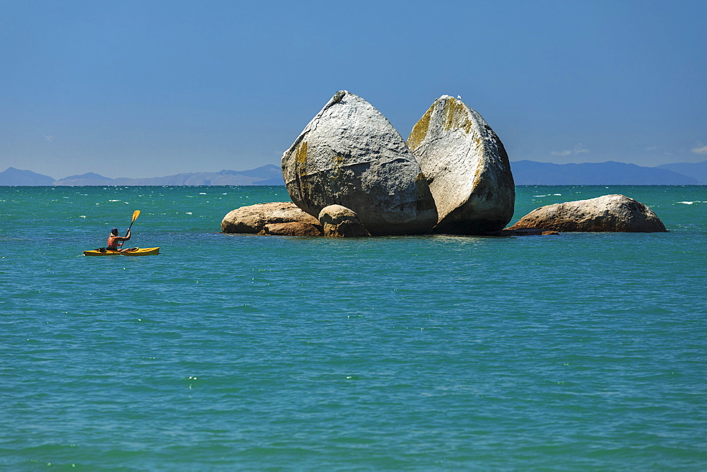 Split Apple Rock, Kaiteriteri, Tasman Bay, Tasman, South Island, New Zealand, Pacific