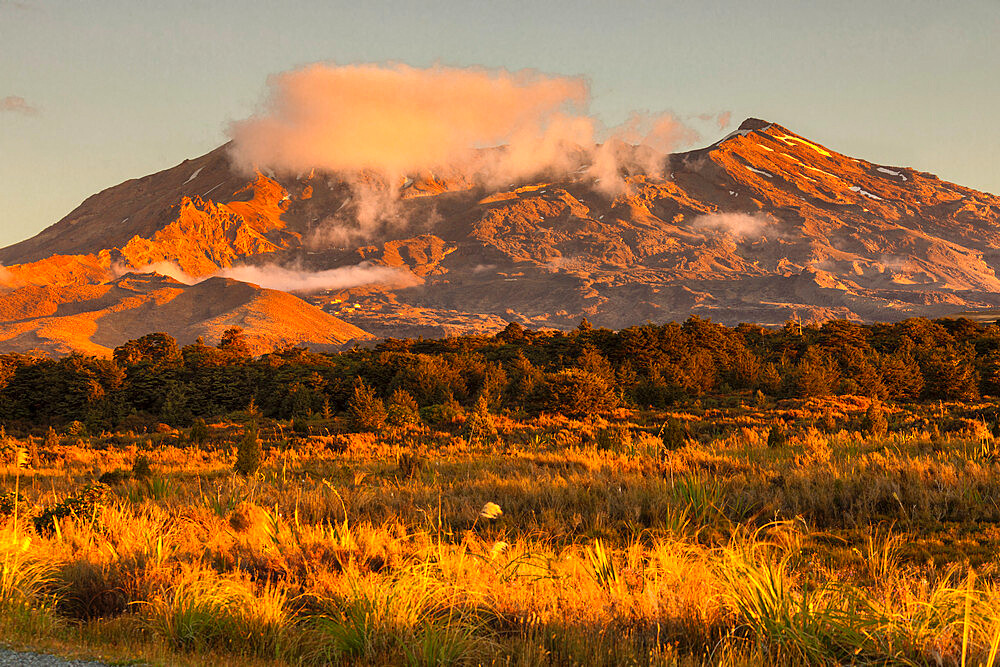 Mount Ruapehu at sunset, Tongariro National Park, UNESCO World Heritage Site, North Island, New Zealand, Pacific