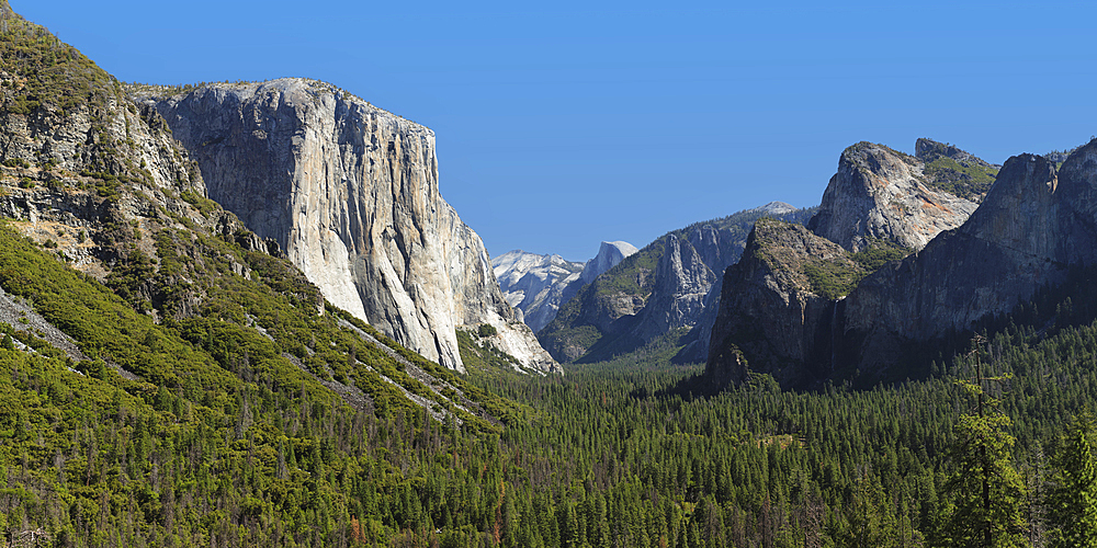 Tunnel View, Yosemite Valley with El Capitan, Yosemite National Park, UNESCO World Heritage Site, California, United States of America, North America