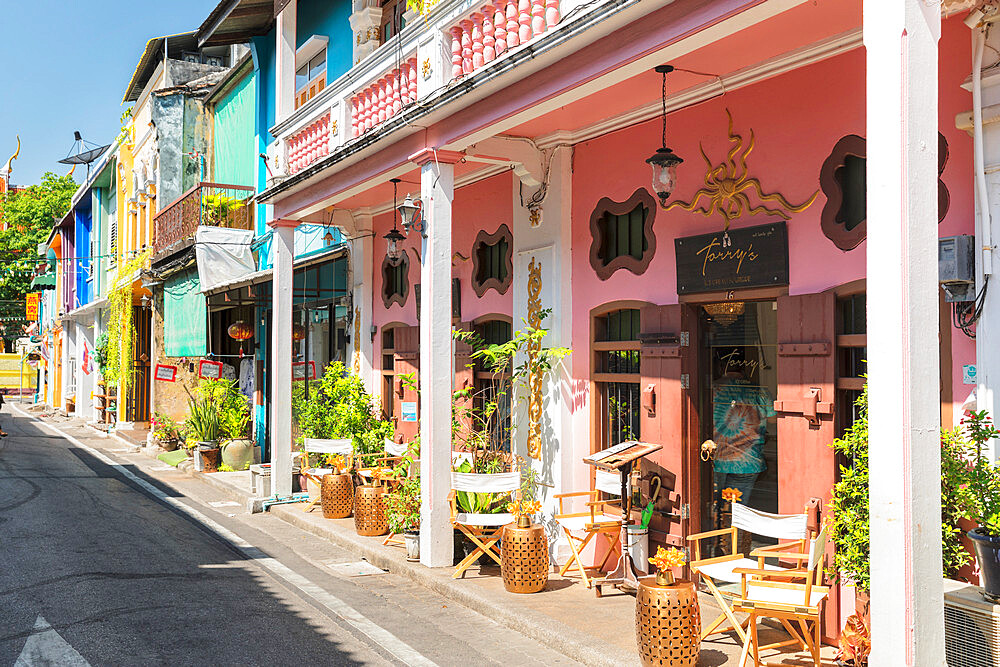 Cafe in Soi Romanee, Sino-Portuguese architecture, Phuket Town, Phuket, Thailand, Southeast Asia, Asia