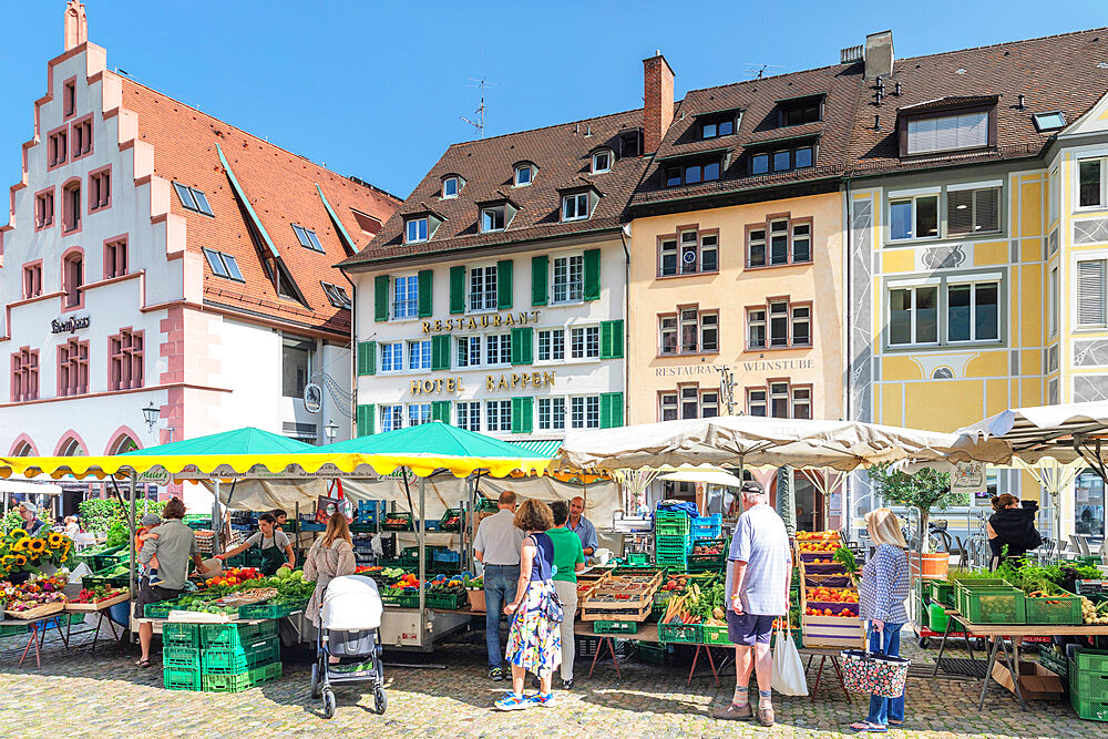 Market on Munsterplatz Square, Freiburg, Black Forest, Baden-Wurttemberg, Germany, Europe