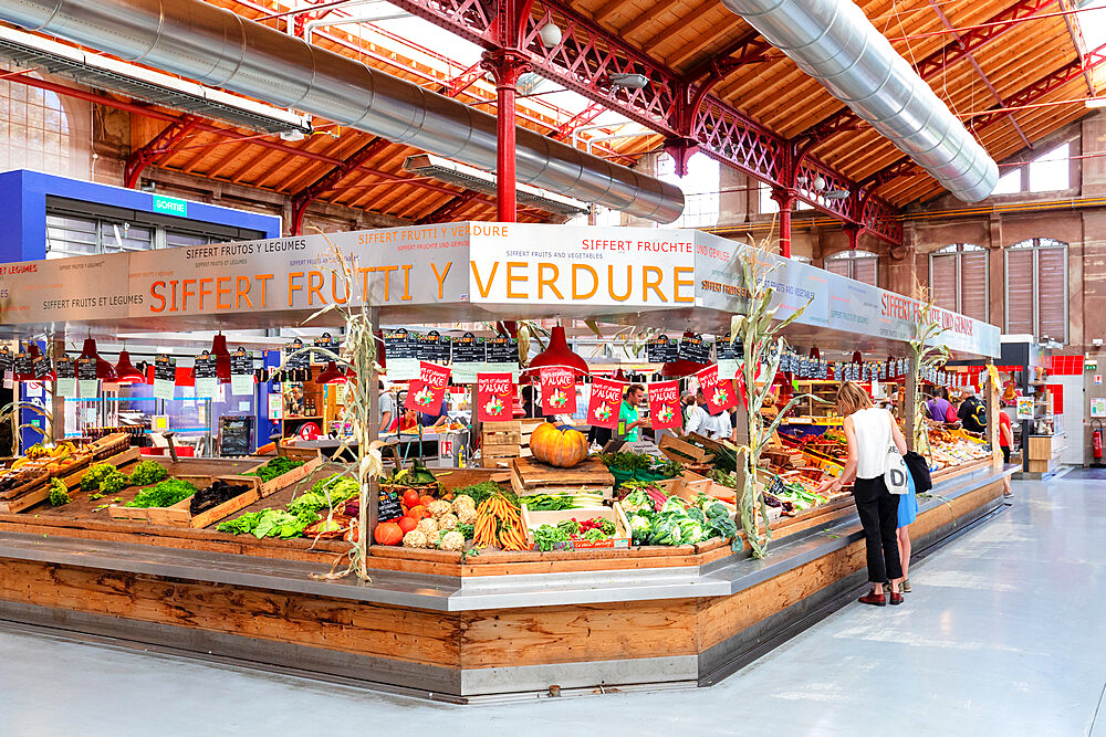 Market hall, Petite Venise district, Colmar, Alsace, Haut-Rhin, France, Europe