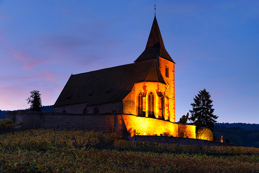 Fortified church of Saint Jacques, Hunawihr, Alsace, Alsatian Wine Route, Haut-Rhin, France, Europe