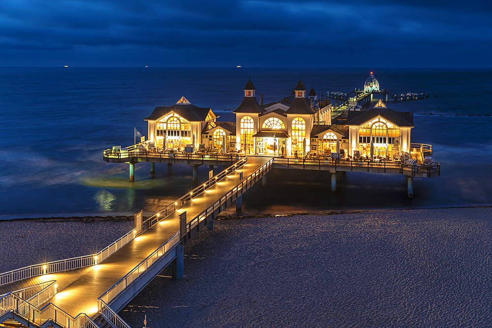 Pier on the beach of Sellin, Ruegen Island, Baltic Sea, Mecklenburg-Western Pomerania, Germany, Europe