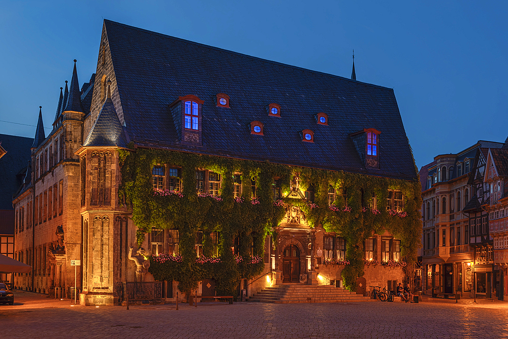 Market Place with Town Hall in the evening, Quedlinburg, Harz, Saxony-Anhalt, Germany, Europe