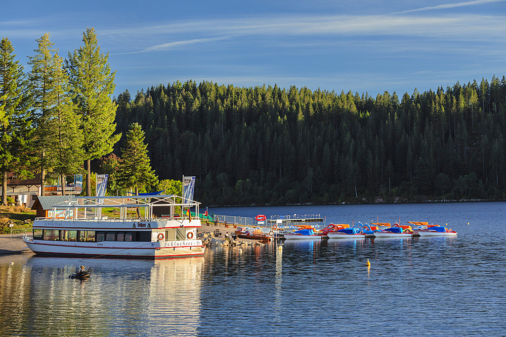 Boat landing stage on the Schluchsee reservoir, Schwarzwald (Black Forest), Baden-Wurttemberg, Germany, Europe