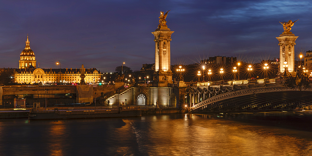 Pont Alexandre III bridge and Hotel des Invalides, Seine, Invalides, Paris, Ile de France, France, Europe