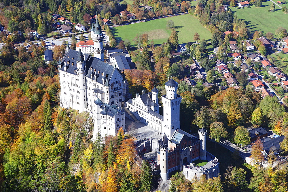 Neuschwanstein Castle, Hohenschwangau, Fussen, Ostallgau, Allgau, Allgau Alps, Bavaria, Germany, Europe