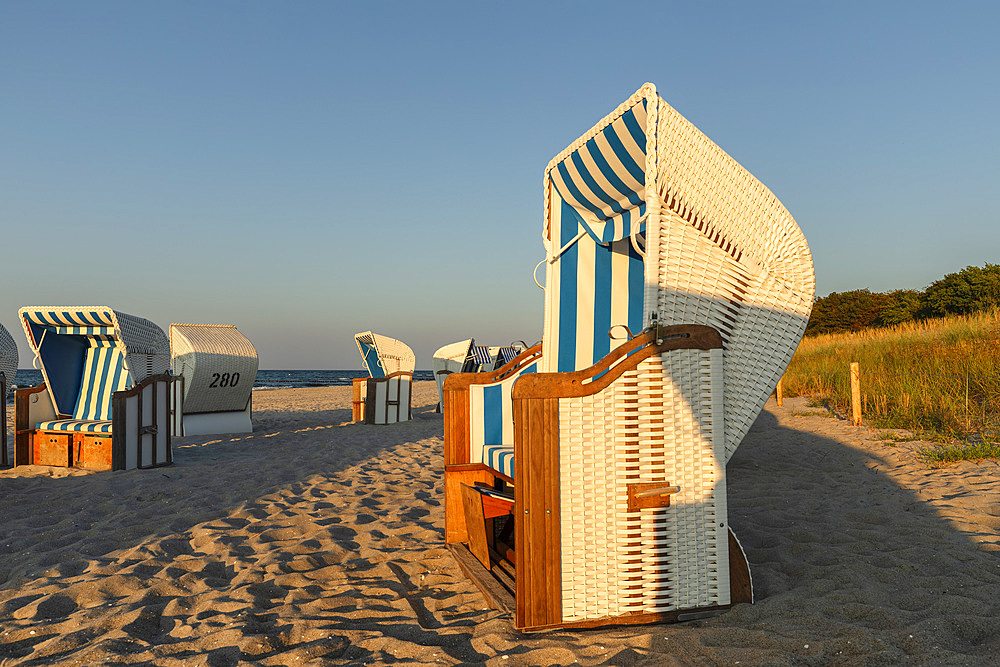 Beach chairs at the beach of Zingst, Fisch-Darß-Zingst Peninsula, Fischland, Mecklenburg-Western Pomerania, Germany