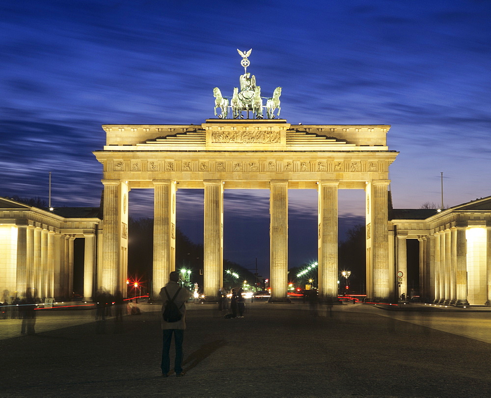 Brandenburg Gate (Brandenburger Tor) and Quadriga winged victory, Unter den Linden, Berlin, Germany, Europe