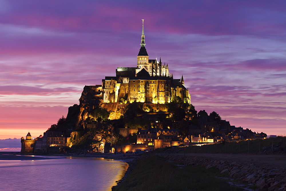 Mont Saint Michel at sunset, UNESCO World Heritage Site, Department Manche, Basse Normandy, France, Europe