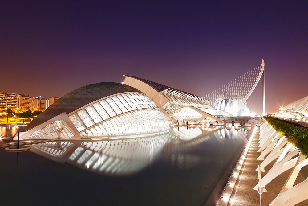 Hemisferic and Principe Felipe Science Museum at dusk, architect Santiago Cavatrava, City of Arts and Sciences (La Ciudad de las Artes y las Ciencias), Valenica, Comunidad Valencia, Spain, Europe 