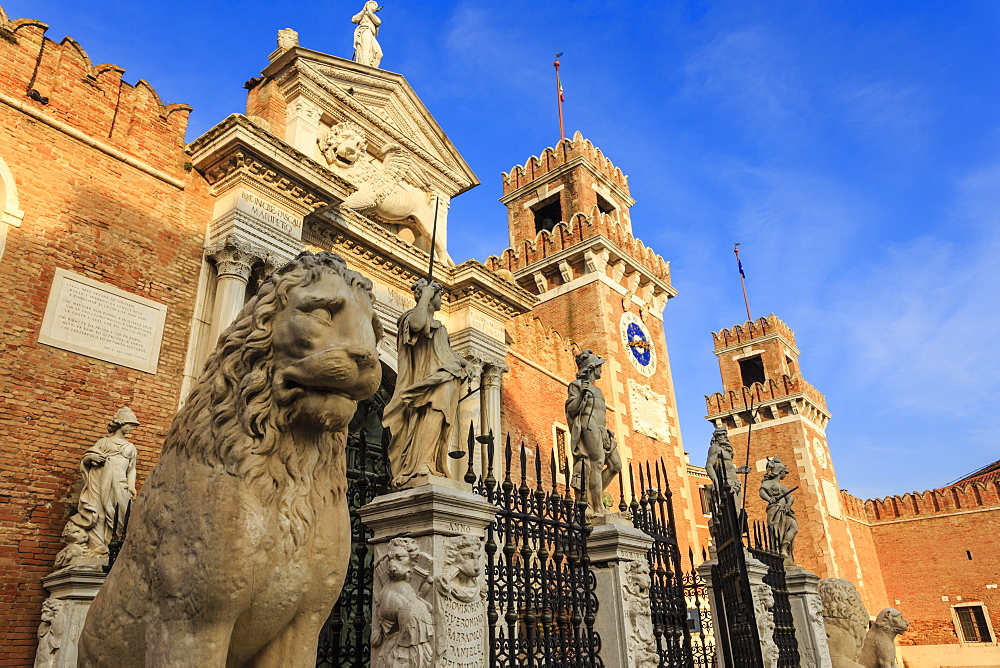 Carved lions and statues, Porta Magna, Arsenale, in winter afternoon sun, Castello, Venice, UNESCO World Heritage Site, Veneto, Italy, Europe