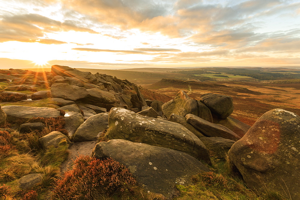 Higger Tor, Carl Wark Hill Fort and Hathersage Moor, sunrise in autumn, Peak District National Park, Derbyshire, England, United Kingdom, Europe