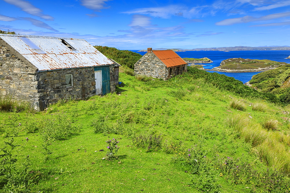 Cottages in Eddrachillis Bay, Scotland, Europe