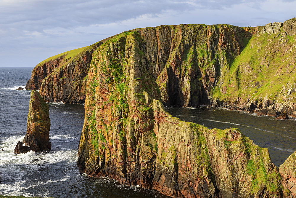 Westerwick, dramatic coastal views, red granite sea cliffs and stacks, West Mainland, Shetland Isles, Scotland, United Kingdom, Europe