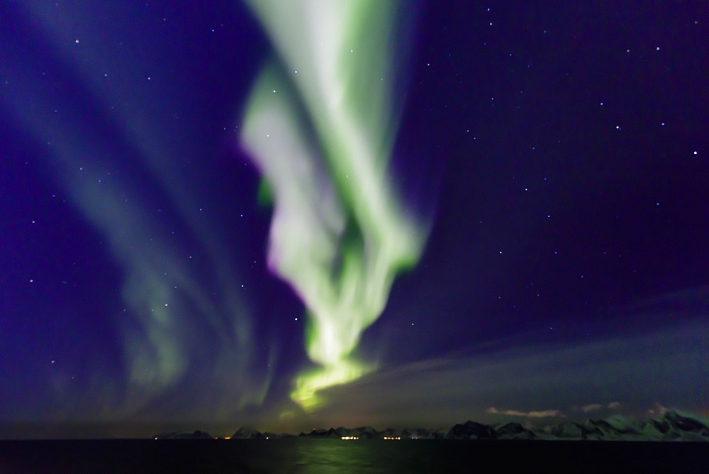 Northern Lights (Aurora Borealis), spectacular show in winter, Norwegian Sea, off Lofoten, Nordland, Arctic Circle, North Norway, Europe