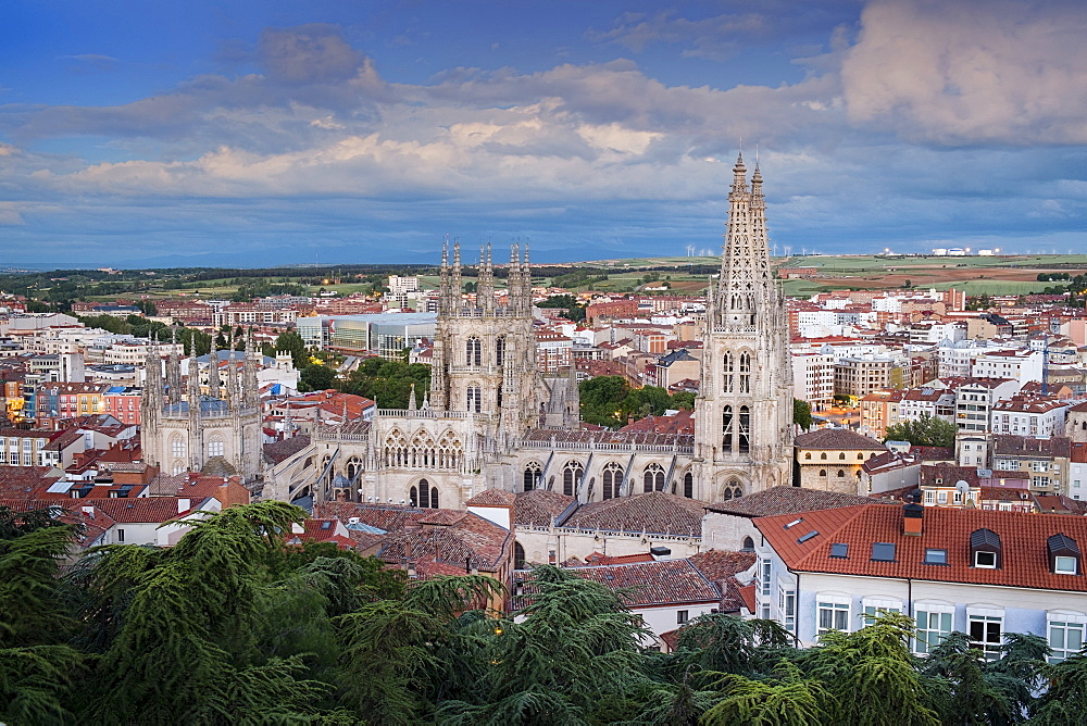 City showing the Gothic Cathedral, UNESCO World Heritage Site, Burgos, Castile and Leon, Spain, Europe