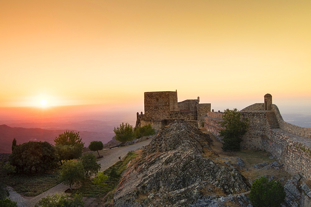 The castle at Marvao, a dramatic Portuguese medieval hill-top village bordering Spain, Alentejo, Portugal, Europe