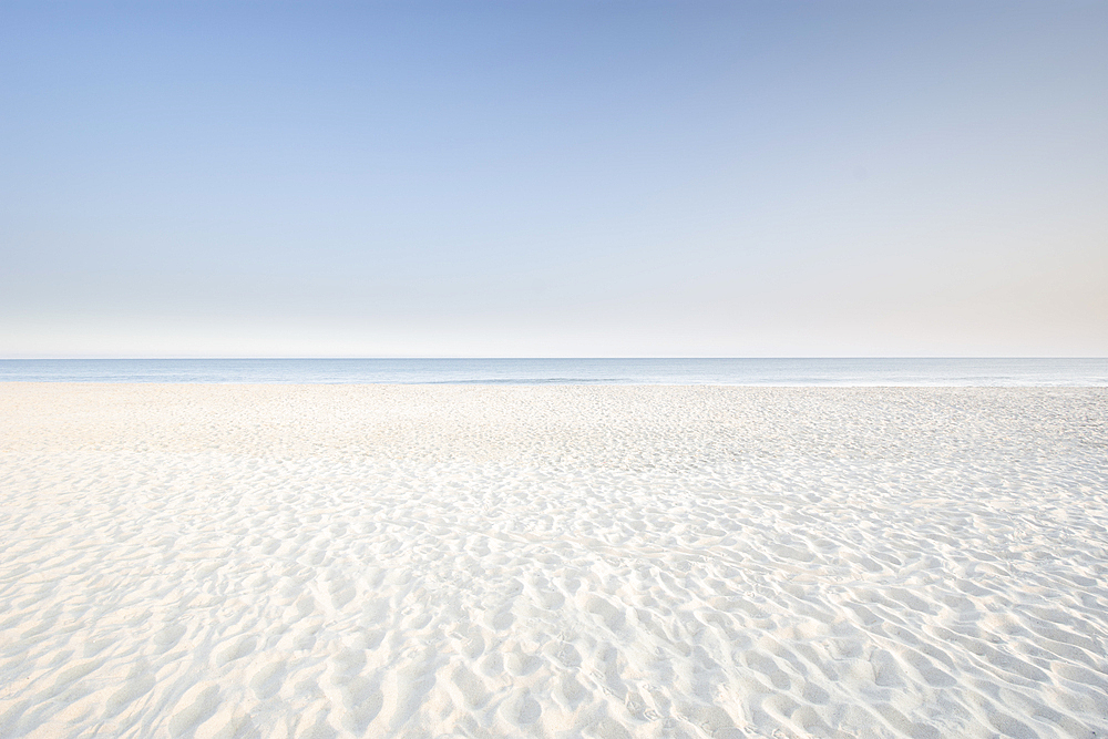 USA, MA, Nantucket Island, Empty Surfside Beach
