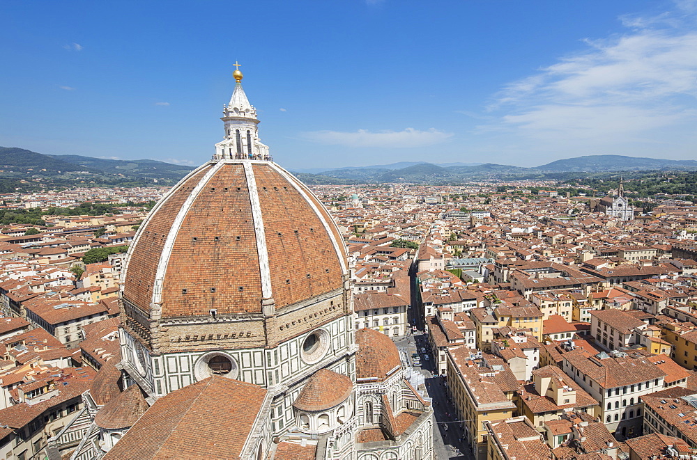 Brunelleschi's Dome on the Duomo frames the old medieval city of Florence, UNESCO World Heritage Site, Tuscany, Italy, Europe