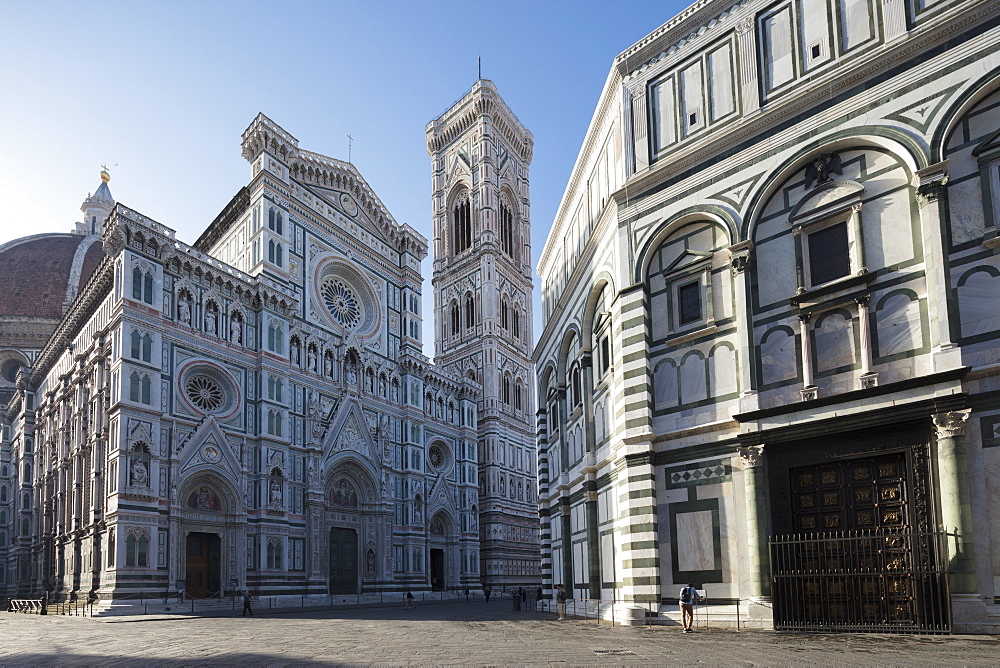 The complex of Duomo di Firenze with ancient Baptistery, Giotto's Campanile and Brunelleschi's Dome, Florence, UNESCO World Heritage Site, Tuscany, Italy, Europe