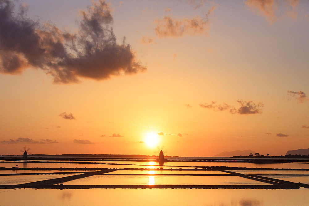 Saline dello Stagnone at sunset, Marsala, province of Trapani, Sicily, Italy, Mediterranean, Europe