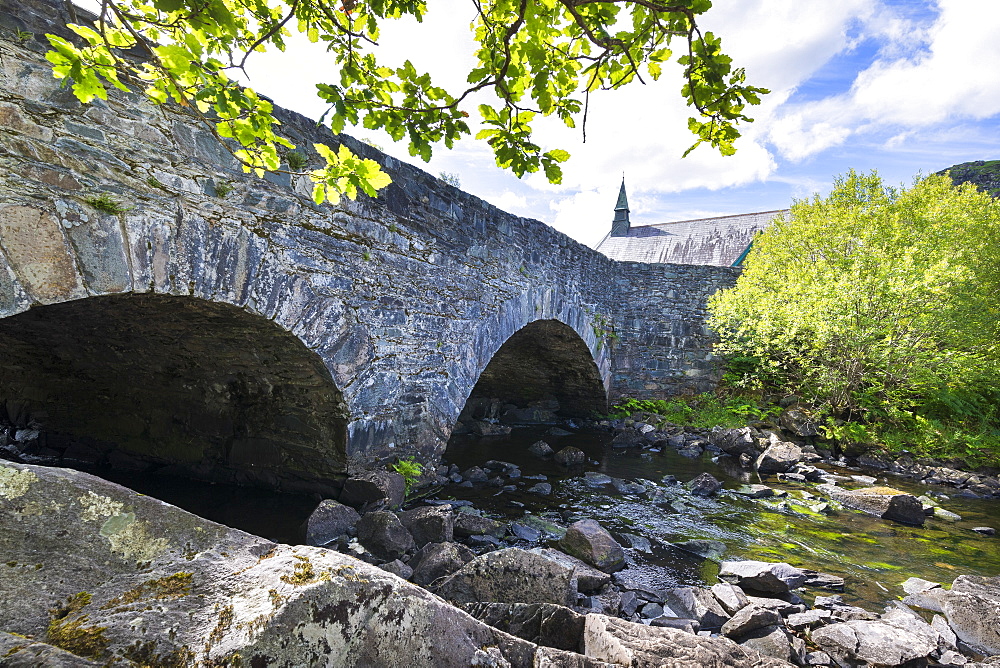 Derrycunnihy Church, Killarney National Park, County Kerry, Munster, Republic of Ireland, Europe