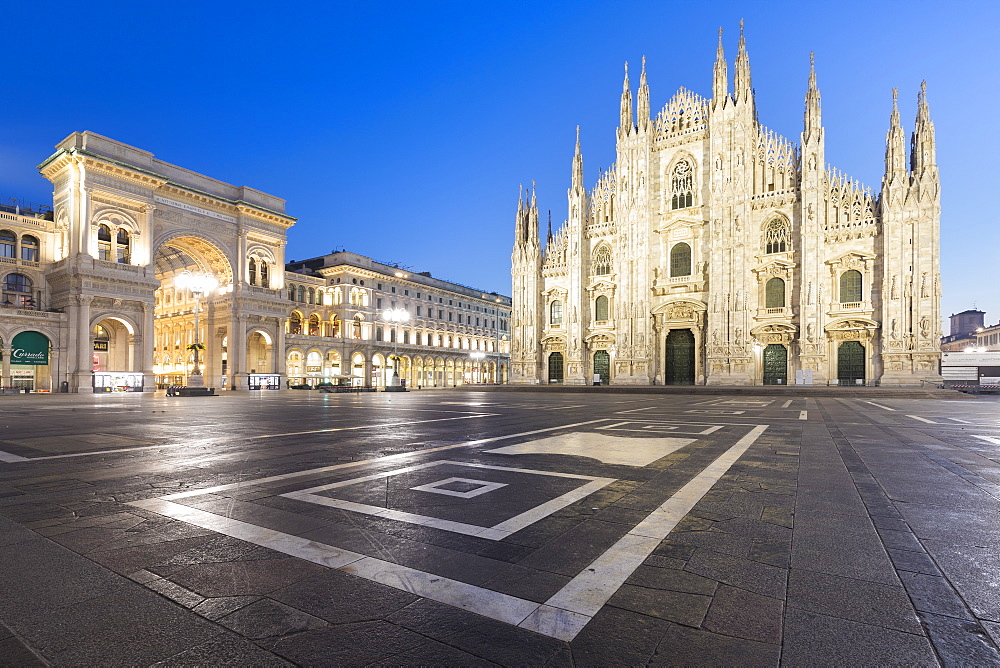 Milan Cathedral (Duomo) and Galleria Vittorio Emanuele II at dusk, Milan, Lombardy, Italy, Europe