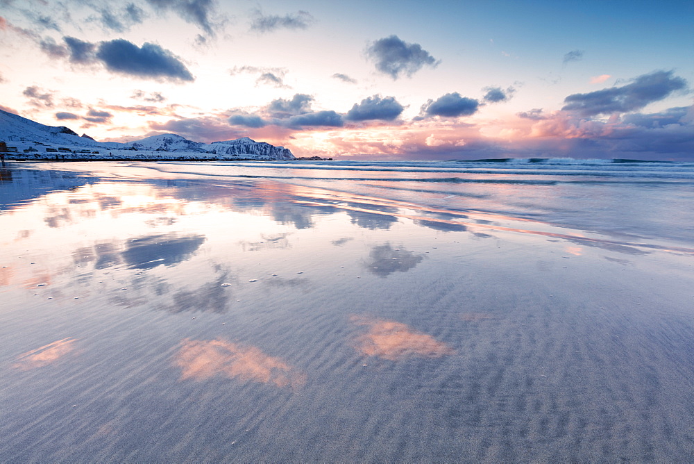 Skagsanden Beach at sunset, Flakstad municipality, Lofoten Islands, Nordland, Norway, Europe